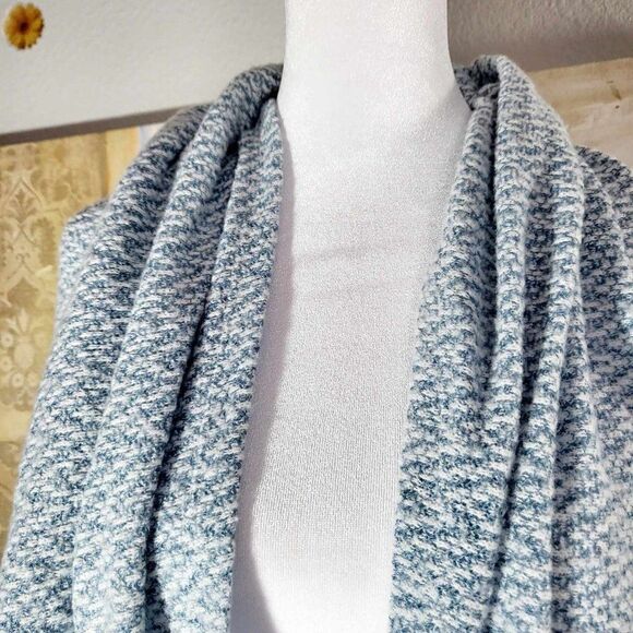 New with Tag cardi B sweater size Large - Picture 8 of 10